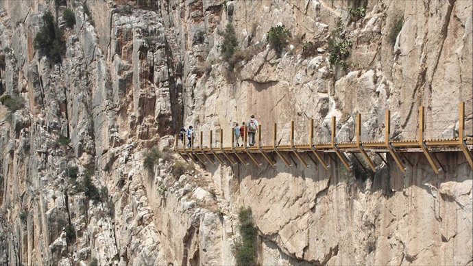 Recreación pasarela madera caminito del rey málaga 