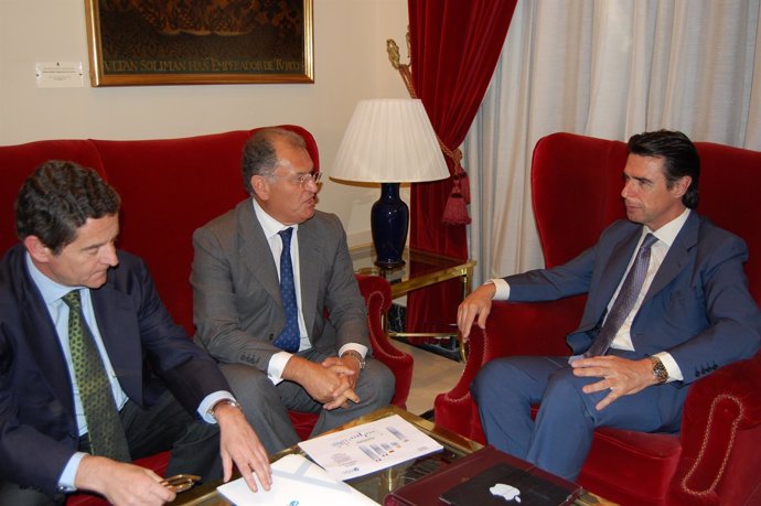 Reunión de Anfac con el ministro de Industria, José Manuel Soria