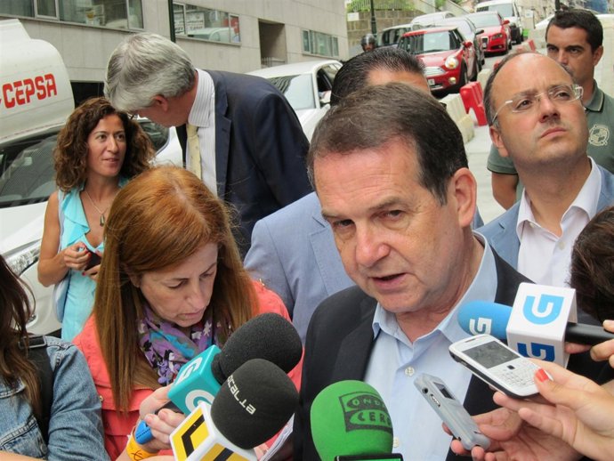 Abel Caballero durante unas declaraciones a los medios 