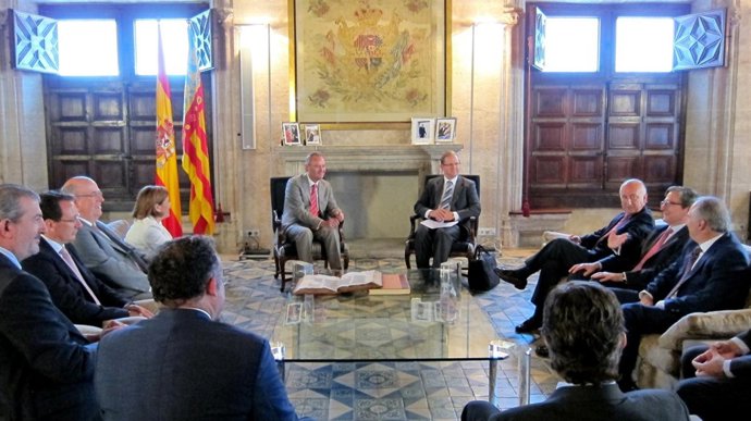 Reunión de Fabra y Bonig con las empresas adjudicatarias del Zaragoza-Plaza