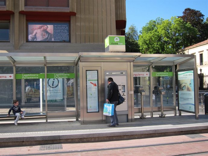 PARADA PARLAMENTO DEL  TRANVIA DE VITORIA