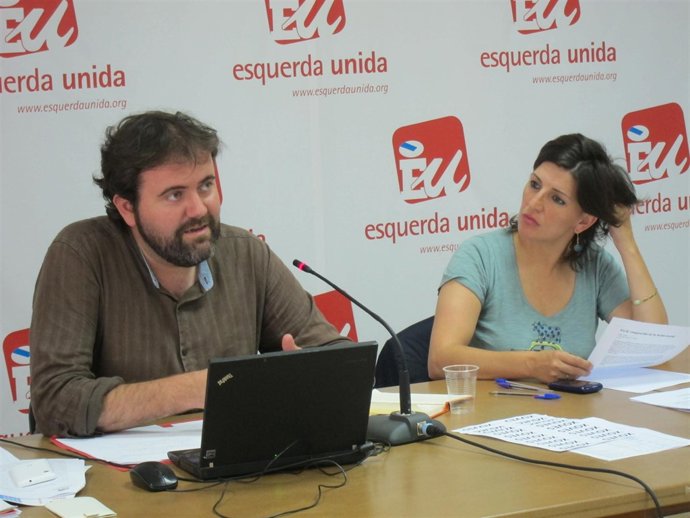 Rubén Pérez  y Yolanda Díaz en el Consello Nacional de EU