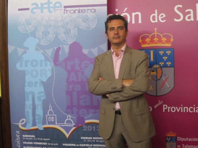 El diputado de Cultura, Manuel Tostado, presenta 'Arte en la Frontera'
