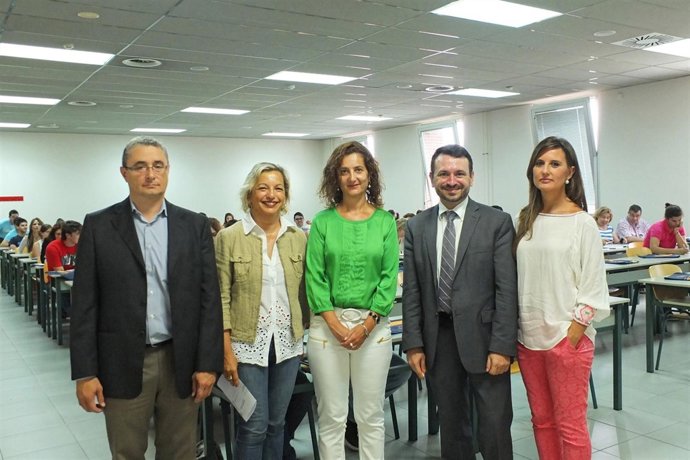 La directora general de Igualdad en los cursos de verano de la UC