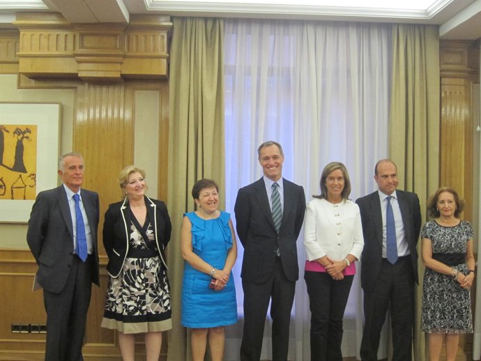 Sanidad firma un convenio con el Grupo Atresmedia 