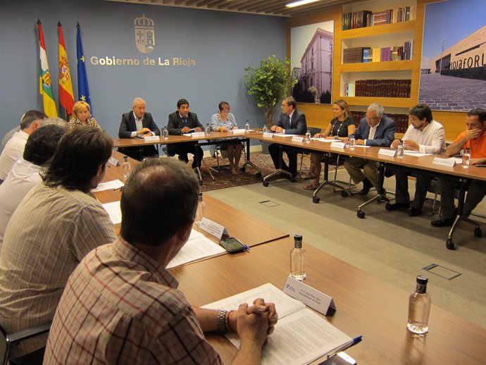 Emilio del Río preside la reunión para la elaboración del plan conjunto