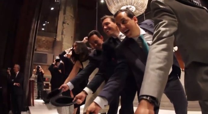 Los directivos de A&G Banca Privada protagonizan un 'flashmob' en YouTube
