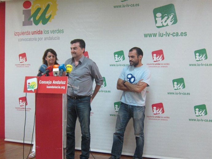 Coordinador general de IULV-CA, Antonio Maíllo, en rueda de prensa
