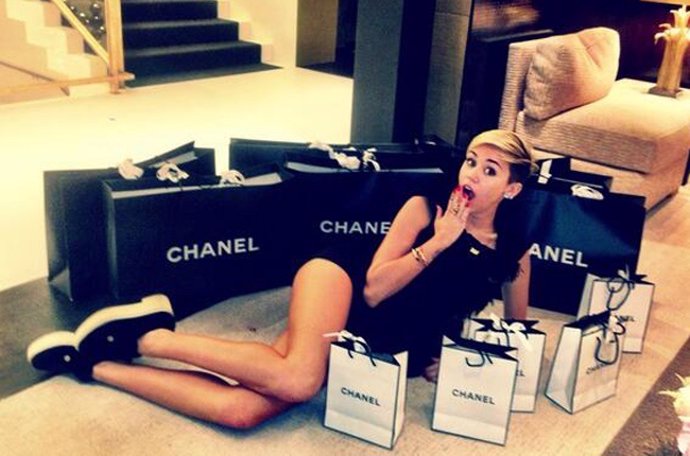 La compra compulsiva de Miley Cirus en Chanel 