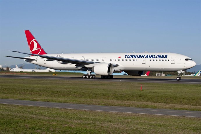 Turkish Airlines 777-300ERK65220