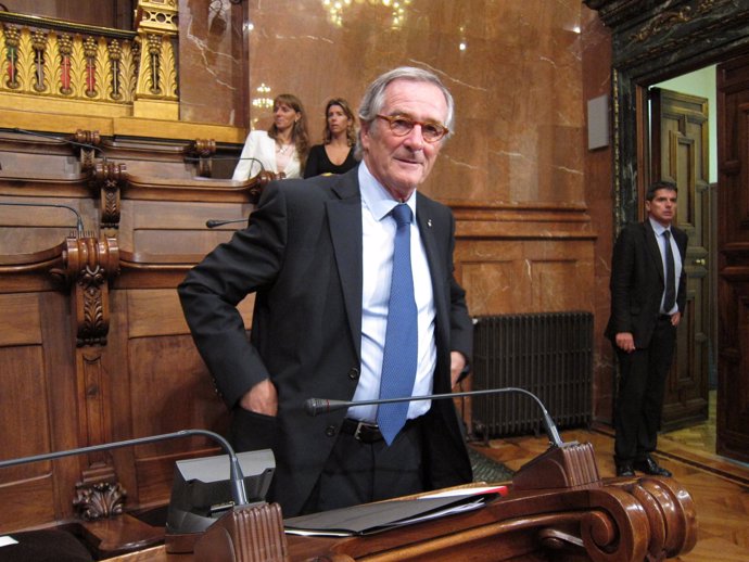 El Alcalde De Barcelona, Xavier Trias, En El Pleno