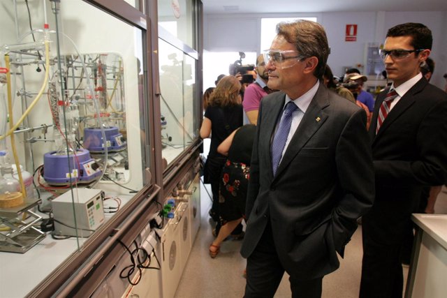 El presidente Artur Mas visita los laboratorios de Henkel