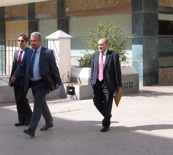 Jesús Candil, exdirector general de Industria, acude a declarar al juzgado