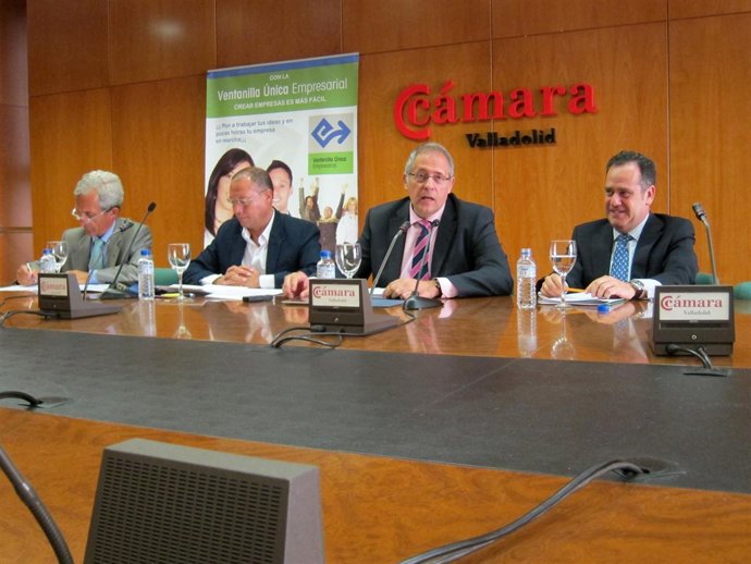 Integrantes de la VUE tras la reunión de análisis del primer semestre de 2013.
