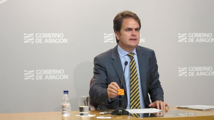 El portavoz del Gobierno de Aragón, Roberto Bermúdez de Castro