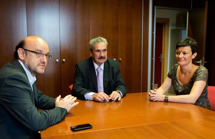  Reunion Consejero De Economía E Isabelle Barthes 