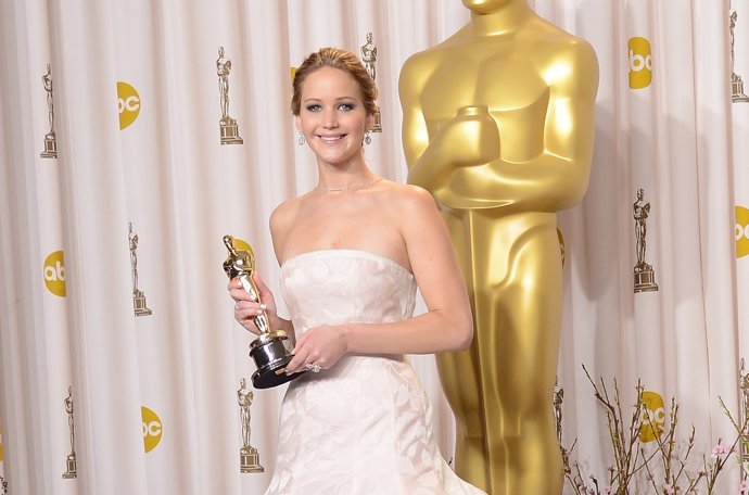 HOLLYWOOD, CA - FEBRUARY 24:  Actress Jennifer Lawrence, winner of the Best Actr