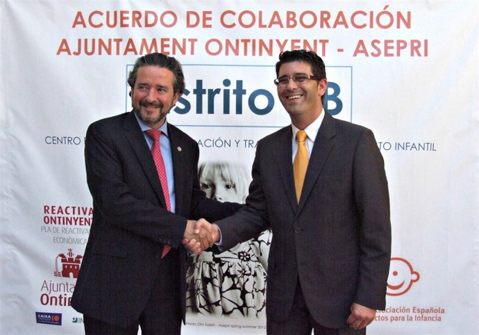 El alcalde de Ontinyent  y el presidente de Asepri 