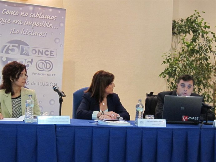 Clara Costales, Belén Fernández y Jesús Hernández Galán