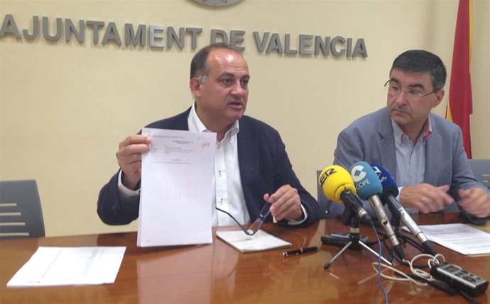 Joan Calabuig en una rueda de prensa