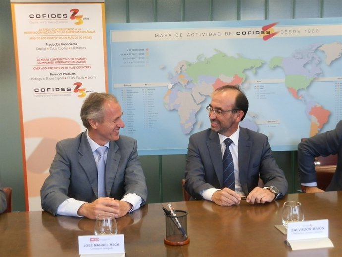 Salvador Marín en el centro  