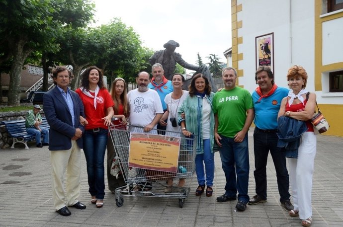 Nueva acción solidaria de ayuntamiento y peñas