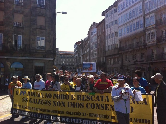 Manifestación de afectados por las preferentes en Santiago