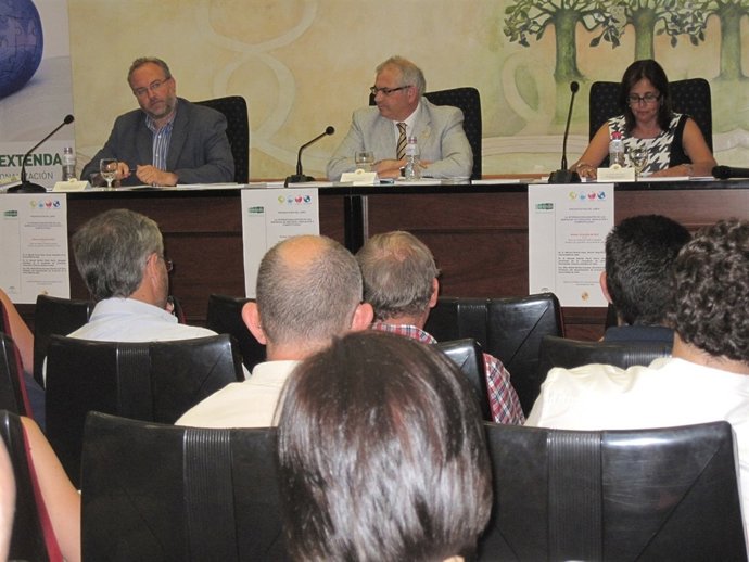 Presentación del libro de la Cátedra Extenda de la UJA