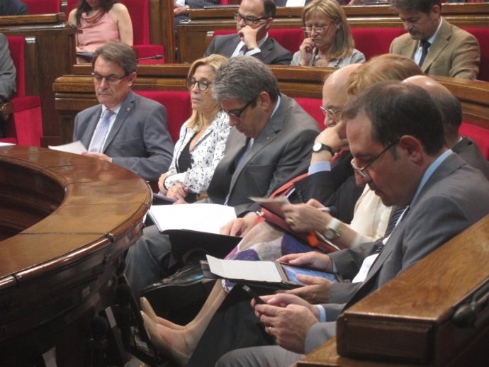 El Govern, en el pleno del Parlament