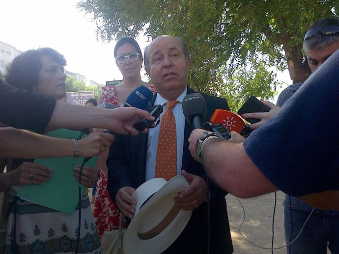 El alcalde de Granada, José Torres Hurtado.