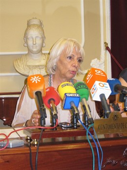 Teófila Martínez, alcaldesa de Cádiz