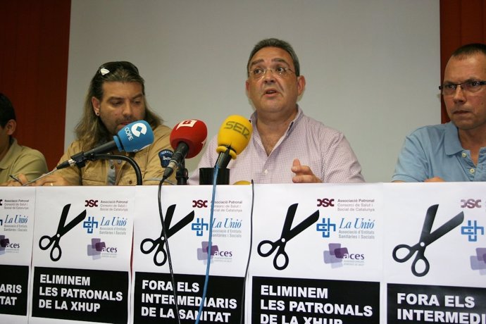 Sindicatos sanitarios piden "suprimir" las tres patronales catalanas