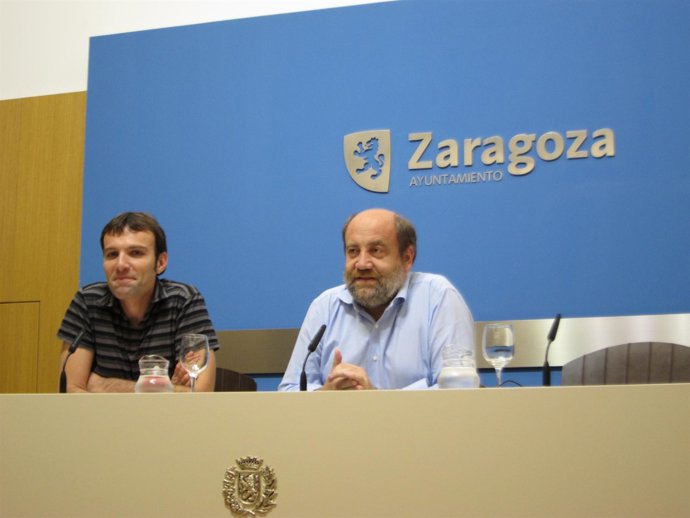 Concejales de IU Pablo Muñoz y José Manuel Alonso en el Ayuntamiento de Zaragoza