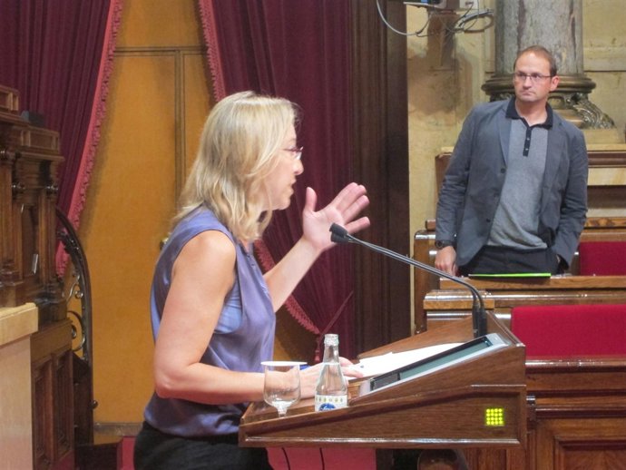 La consellera N.Munté, en el Parlament