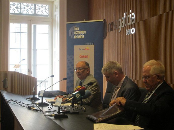 González Laxe, Santiago Lago y Jorge González Gurriarán presentan informes 