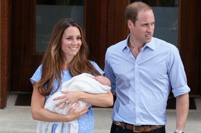 En la presentación de su hijo, Kate Middleton vestido