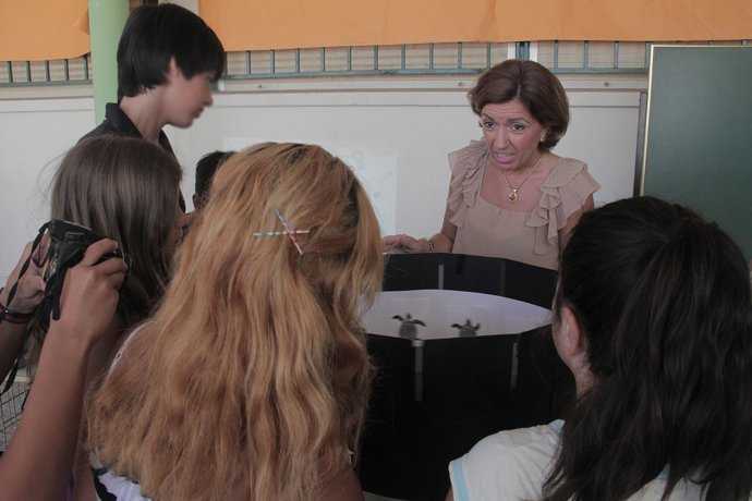 Botella con adolescentes participantes en el programa