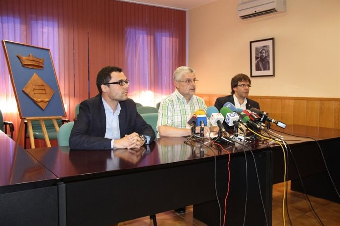 Alcaldes R.Torrent y C.Puigdemont y J.Turbau (Grup de Muntanya Sarrià de Ter)