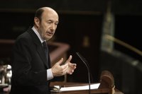 Rubalcaba, "consternado" por el accidente de tren en Santiago, traslada su solidaridad a las familias de las víctimas