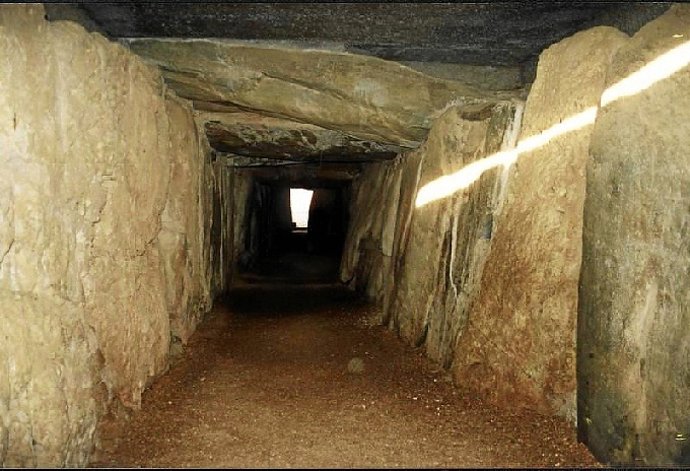 Interior del Dolmen de Trigueros en Huelva