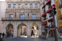 Ayuntamiento de Cuenca se suma a las muestras de dolor por el accidente de Santiago e izará sus banderas a media asta