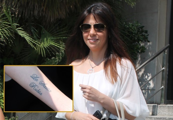 Gina González a la salida de Antena 3