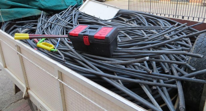 Matería intervenido a los detenidos por la Guardia Civil.
