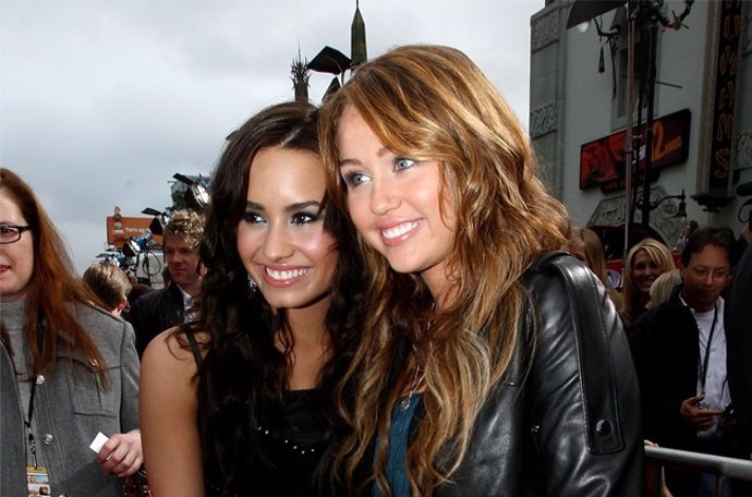 Demi Lovato advierte a su amiga Miley Cirus del peligro de las drogas