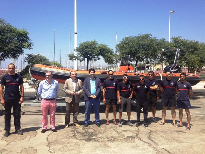 Embarcación en la Caleta de Vélez