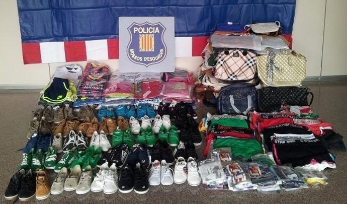 Productos decomisados de 'top manta' en la Costa Daurada