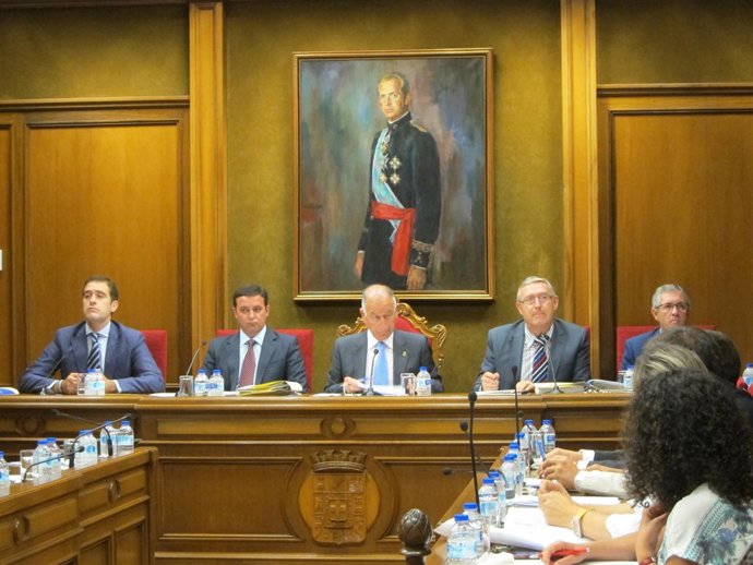 Mesa de presidencia de Diputación de Almería