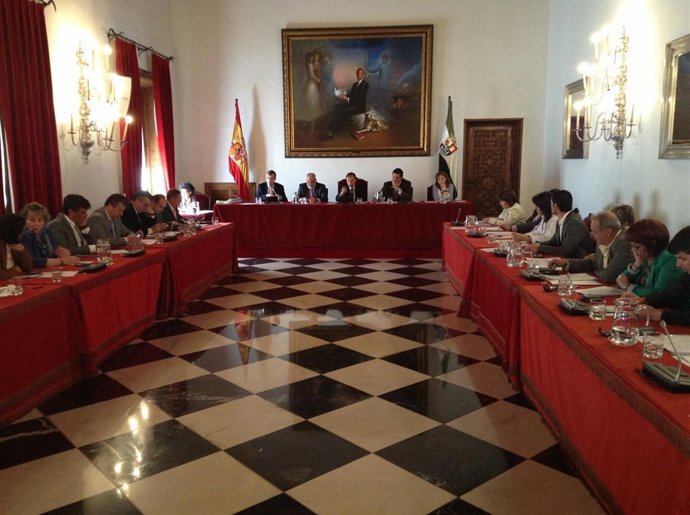 Pleno diputación de Cáceres