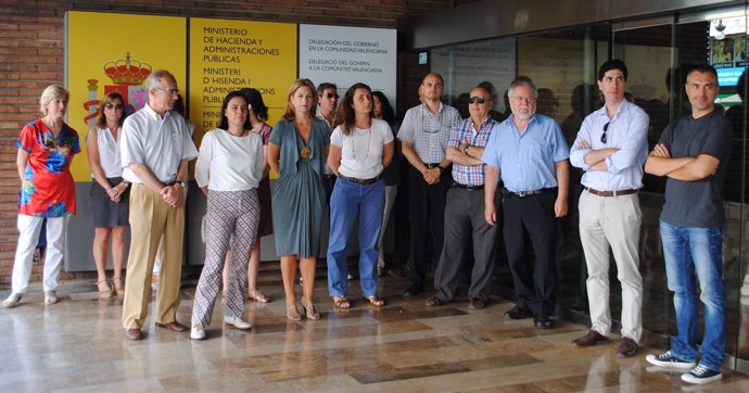 Minuto de silencio en la Delegación de Gobierno de Valencia