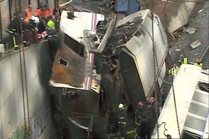 80 muertos y 32 heridos graves tras el accidente de tren